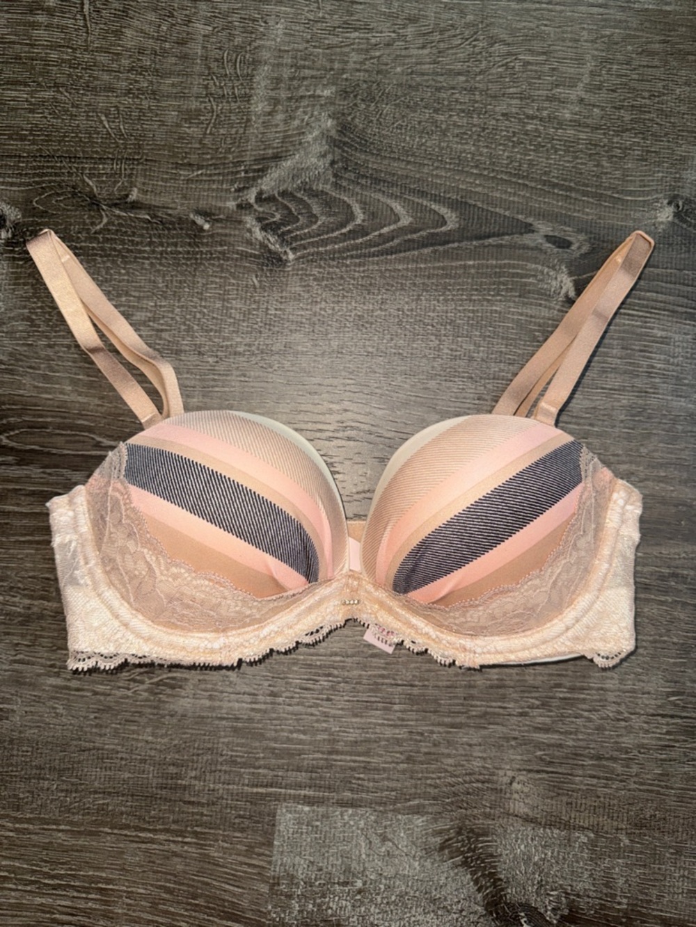Victoria’s Secret “Fabulous” Bra